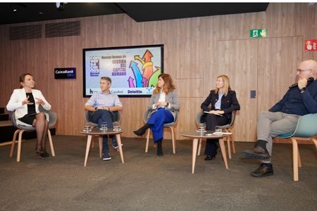 Cristina Fabregat (Directora Comercial de la Red Barcelona Ciudad en CaixaBank),